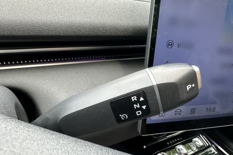 Used Deepal L07 2024 230Max Qiankun Intelligent Driving ADS SE Range-Extended Version Gear Lever