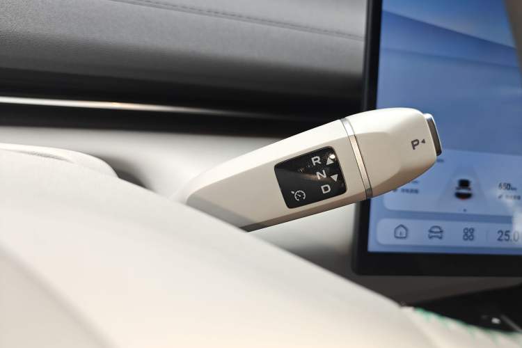 Used Deepal L07 2024 230Max Qiankun Intelligent Driving ADS SE Range-Extended Version Gear Lever