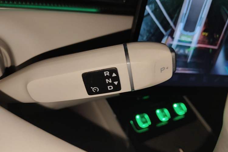 Used Deepal L07 2024 230Max Qiankun Intelligent Driving ADS SE Range-Extended Version Gear Lever