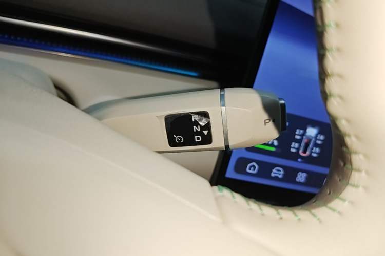 Used Deepal L07 2024 230Max Qiankun Intelligent Driving ADS SE Range-Extended Version Gear Lever