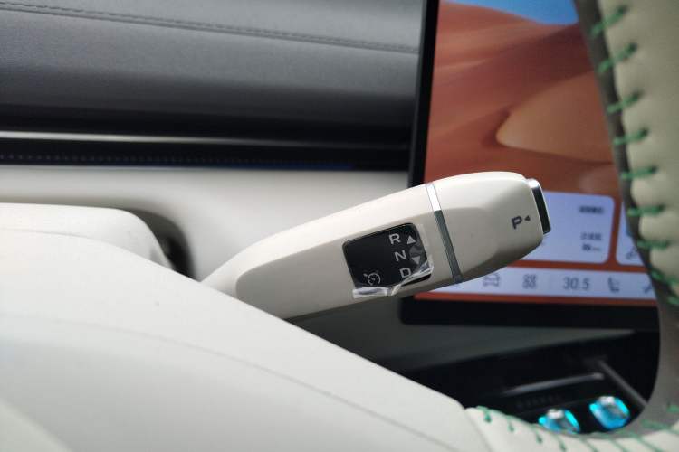 Used Deepal L07 2024 230Max Qiankun Intelligent Driving ADS SE Range-Extended Version Gear Lever