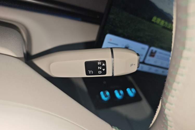 Used Deepal L07 2024 230Max Qiankun Intelligent Driving ADS SE Range-Extended Version Gear Lever