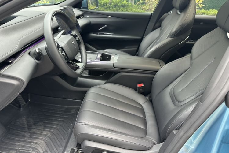 Used Deepal L07 2024 230Max Qiankun Intelligent Driving ADS SE Range-Extended Version Interior 2