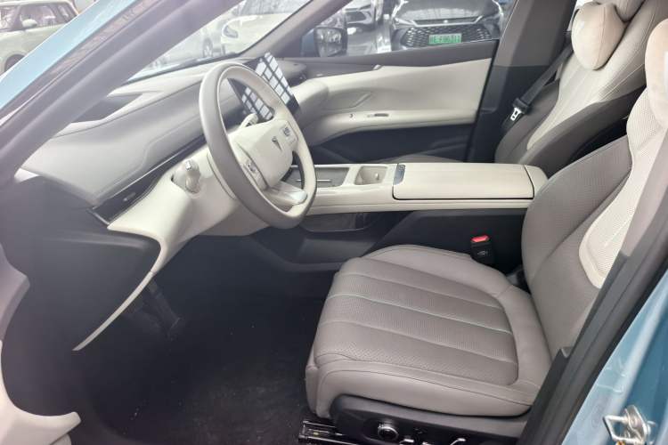 Used Deepal L07 2024 230Max Qiankun Intelligent Driving ADS SE Range-Extended Version Interior 3