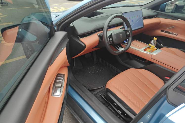 Used Deepal L07 2024 230Max Qiankun Intelligent Driving ADS SE Range-Extended Version Interior 3