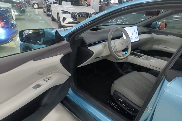 Used Deepal L07 2024 230Max Range-Extended Version Interior 3