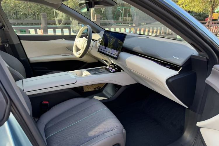 Used Deepal L07 2024 230Max Qiankun Intelligent Driving ADS SE Range-Extended Version Interior 3