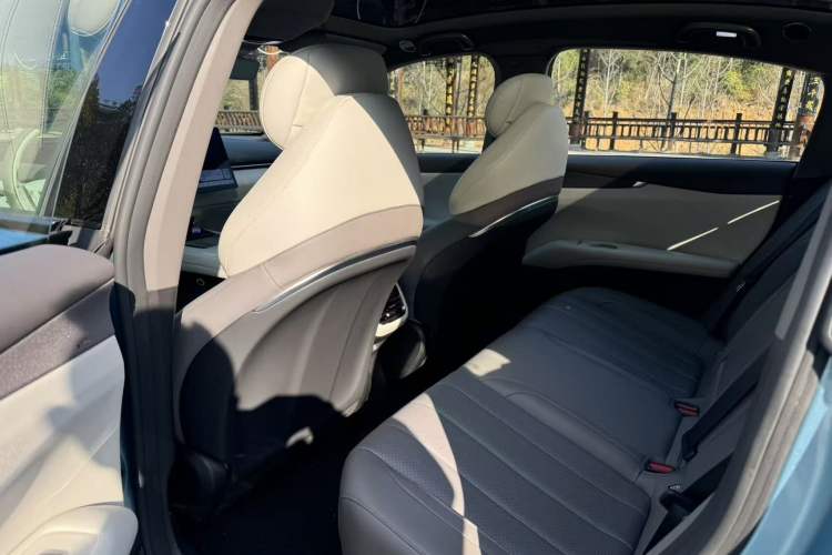 Used Deepal L07 2024 230Max Qiankun Intelligent Driving ADS SE Range-Extended Version Interior 4