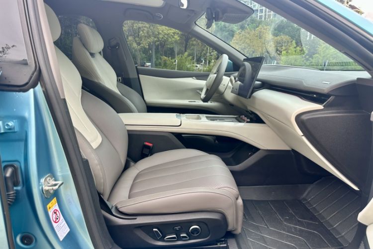 Used Deepal L07 2024 230Max Qiankun Intelligent Driving ADS SE Range-Extended Version Interior 5