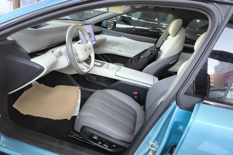 Used Deepal L07 2024 230Max Qiankun Intelligent Driving ADS SE Range-Extended Version Left Front Seat