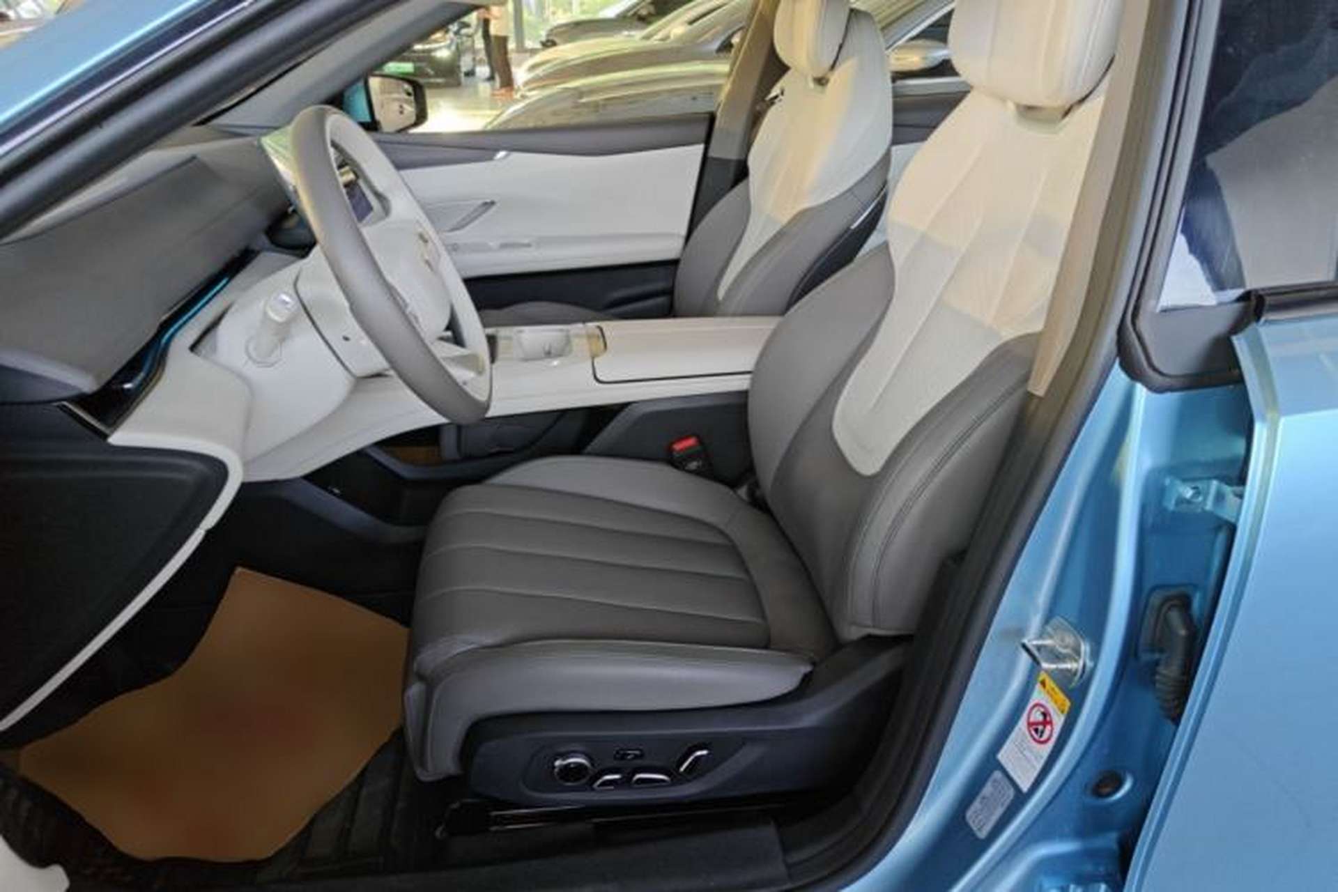 Used Deepal L07 2024 230Max Qiankun Intelligent Driving ADS SE Range-Extended Version Left Front Seat