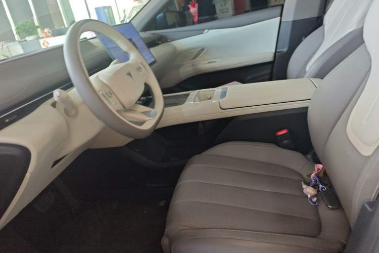 Used Deepal L07 2024 230Max Qiankun Intelligent Driving ADS SE Range-Extended Version Left Front Seat