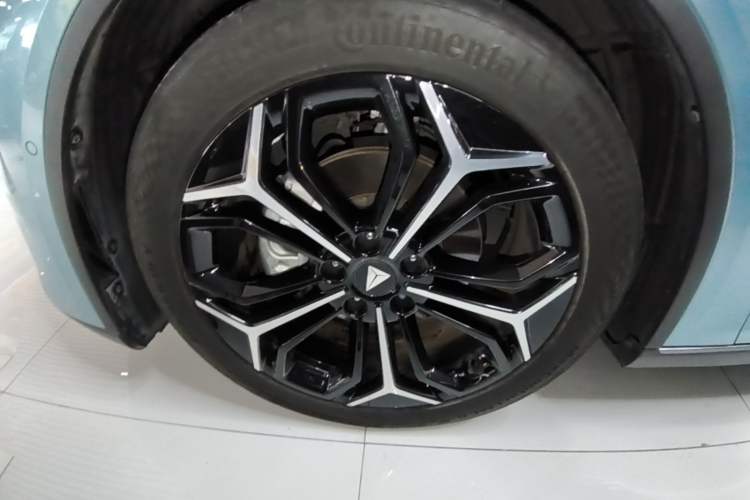 Used Deepal L07 2024 230Max Qiankun Intelligent Driving ADS SE Range-Extended Version Left Front Wheel Hub