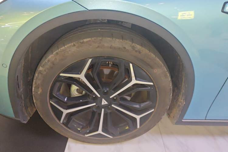 Used Deepal L07 2024 230Max Qiankun Intelligent Driving ADS SE Range-Extended Version Left Front Wheel Hub