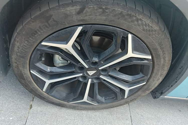 Used Deepal L07 2024 230Max Qiankun Intelligent Driving ADS SE Range-Extended Version Left Front Wheel Hub