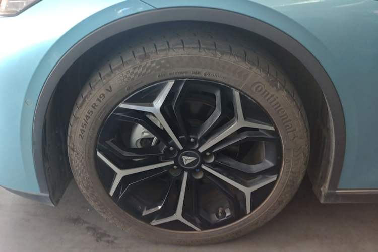 Used Deepal L07 2024 230Max Qiankun Intelligent Driving ADS SE Range-Extended Version Left Front Wheel Hub