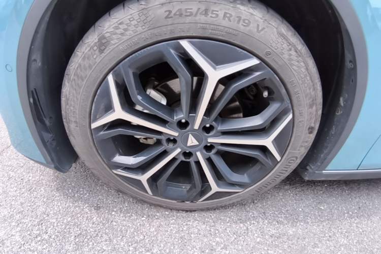 Used Deepal L07 2024 230Max Qiankun Intelligent Driving ADS SE Range-Extended Version Left Front Wheel Hub