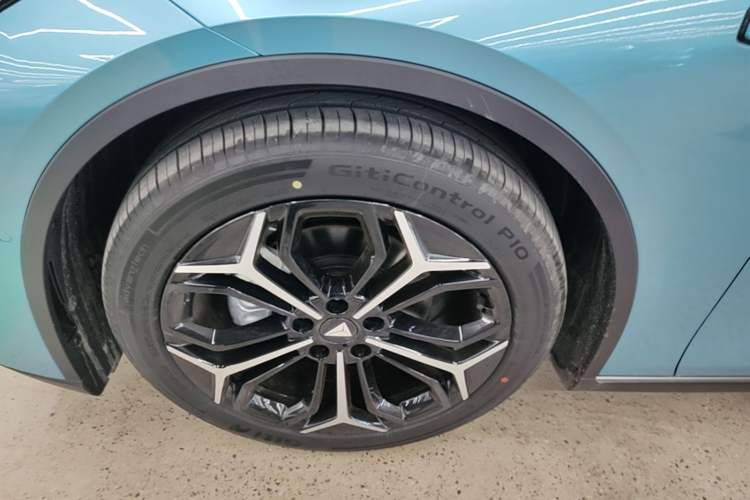 Used Deepal L07 2024 230Max Qiankun Intelligent Driving ADS SE Range-Extended Version Left Front Wheel Hub