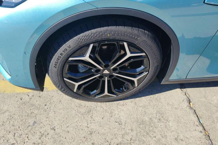 Used Deepal L07 2024 300Max Qiankun Intelligent Driving ADS SE Range-Extended Version Left Front Wheel Hub