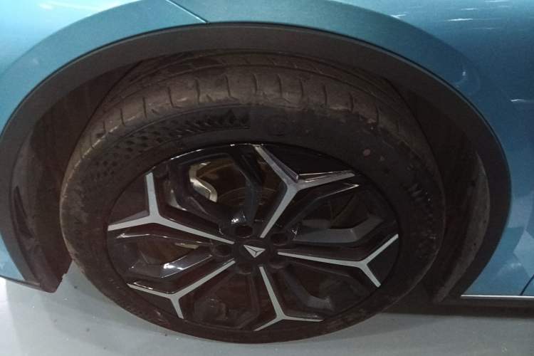 Used Deepal L07 2024 230Max Qiankun Intelligent Driving ADS SE Range-Extended Version Left Front Wheel Hub