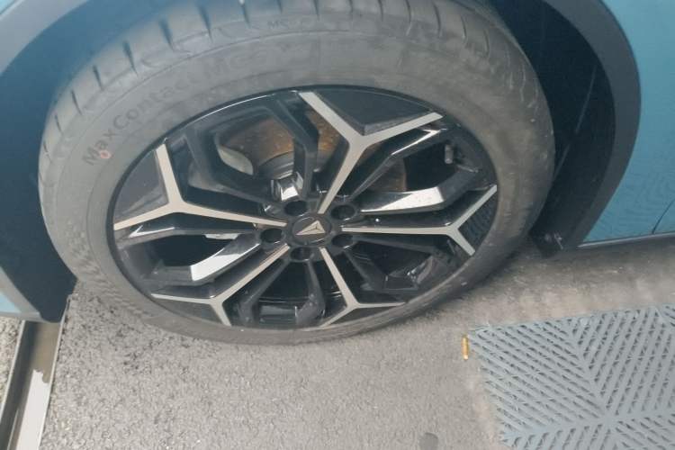 Used Deepal L07 2024 230Max Qiankun Intelligent Driving ADS SE Range-Extended Version Left Front Wheel Hub