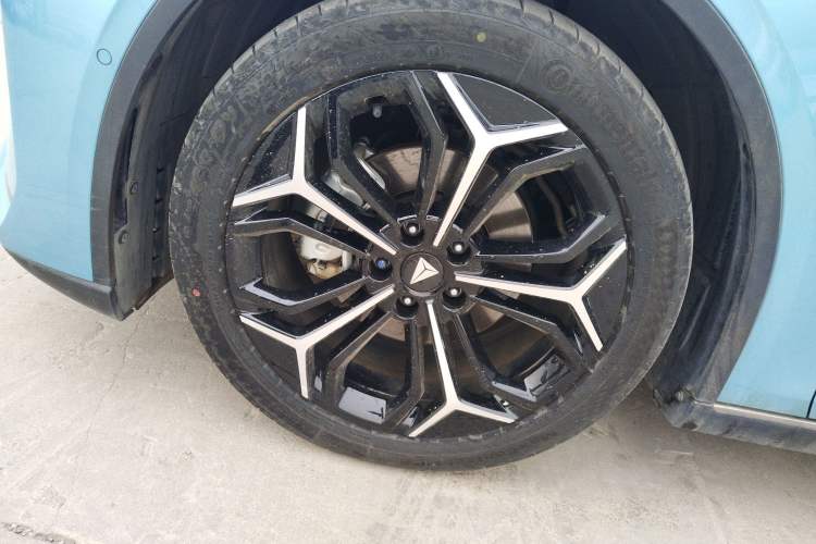 Used Deepal L07 2024 230Max Qiankun Intelligent Driving ADS SE Range-Extended Version Left Front Wheel Hub