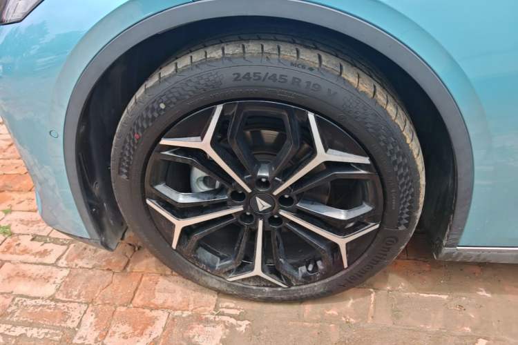 Used Deepal L07 2024 230Max Qiankun Intelligent Driving ADS SE Range-Extended Version Left Front Wheel Hub