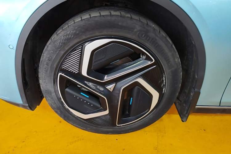 Used Deepal L07 2024 530 Max Qiankun Intelligent Driving ADS SE Pure Electric Version Left Front Wheel Hub