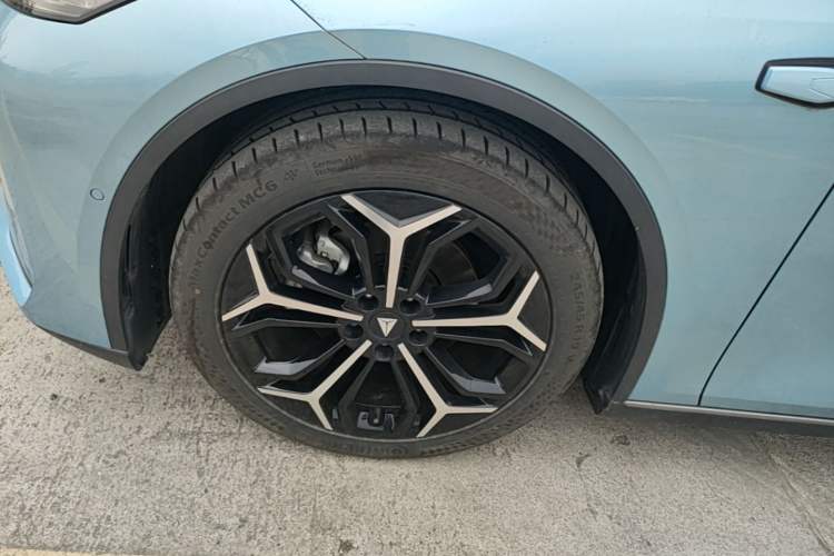 Used Deepal L07 2024 230Max Qiankun Intelligent Driving ADS SE Range-Extended Version Left Front Wheel Hub