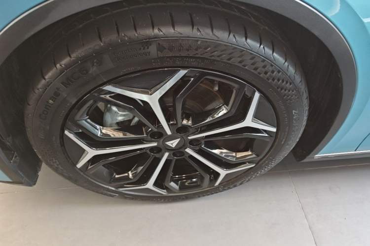 Used Deepal L07 2024 230Max Qiankun Intelligent Driving ADS SE Range-Extended Version Left Front Wheel Hub