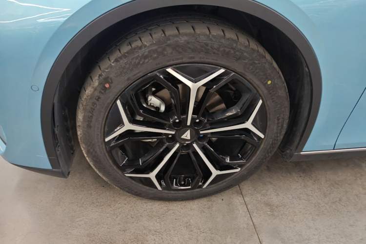 Used Deepal L07 2024 230Max Qiankun Intelligent Driving ADS SE Range-Extended Version Left Front Wheel Hub
