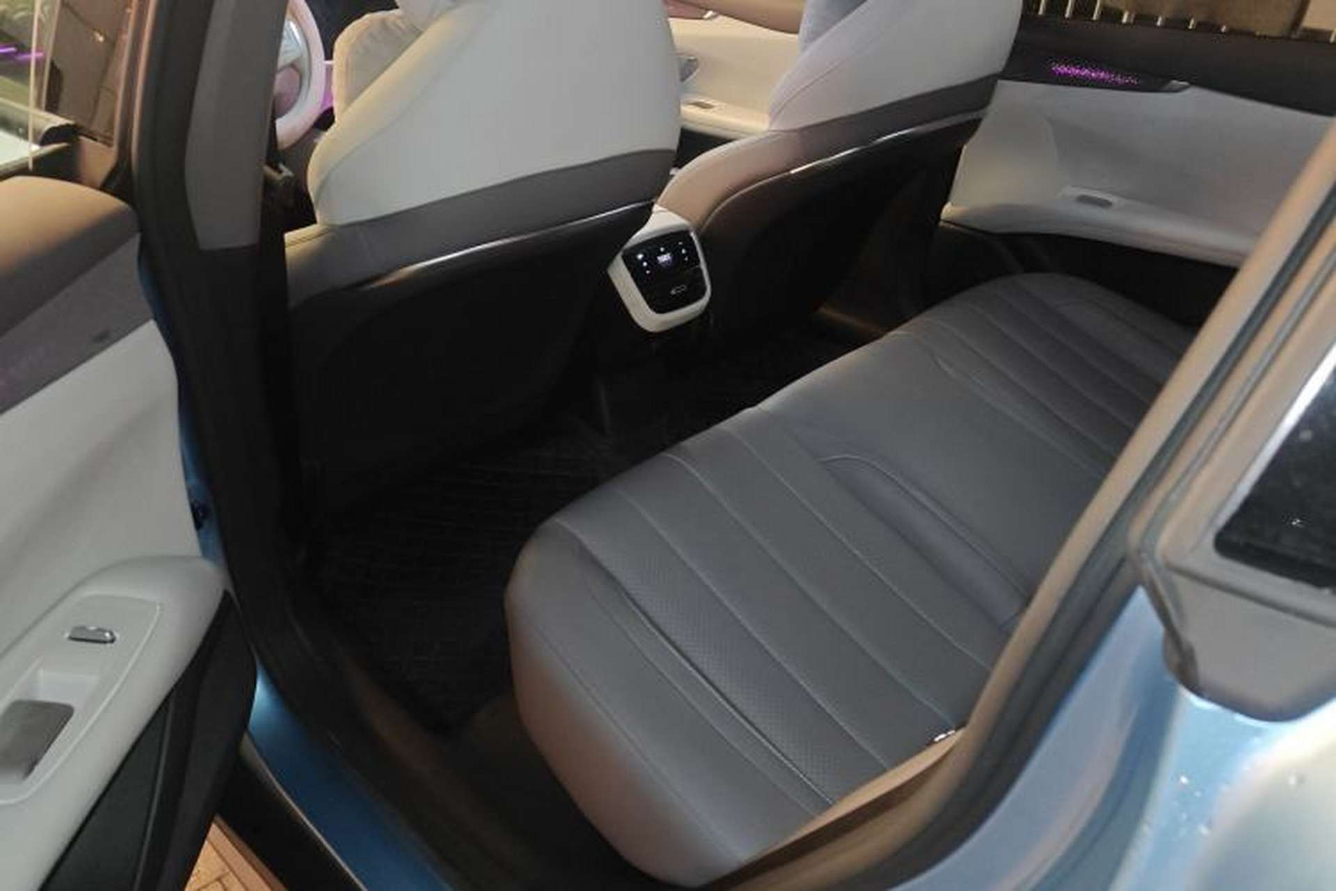 Used Deepal L07 2024 230Max Qiankun Intelligent Driving ADS SE Range-Extended Version Left Rear Seat