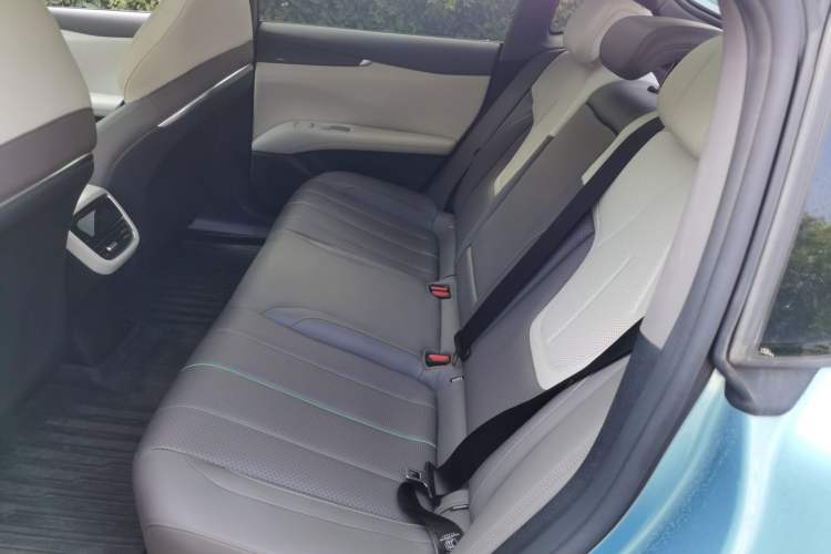 Used Deepal L07 2024 530 Max Qiankun Intelligent Driving ADS SE Pure Electric Version Left Rear Seat