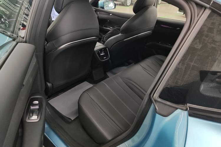 Used Deepal L07 2024 230Max Qiankun Intelligent Driving ADS SE Range-Extended Version Left Rear Seat