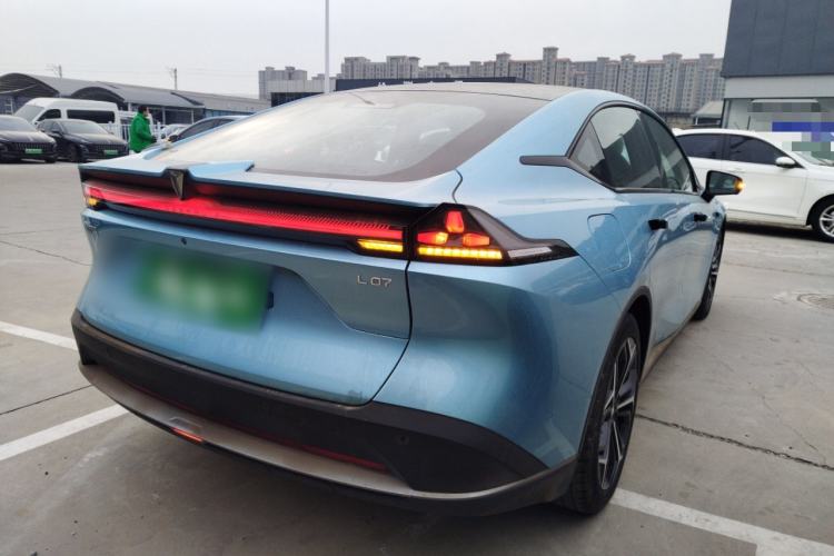 Used Deepal L07 2024 230Max Qiankun Intelligent Driving ADS SE Range-Extended Version Rear Right 45 Deg