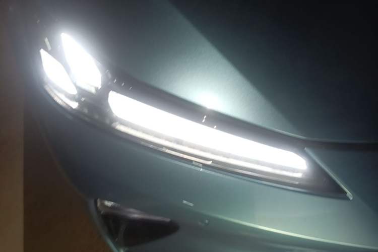 Used Deepal L07 2024 230Max Qiankun Intelligent Driving ADS SE Range-Extended Version Right Front Headlight