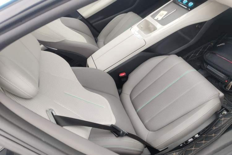 Used Deepal L07 2024 230Max Qiankun Intelligent Driving ADS SE Range-Extended Version Right Front Seat