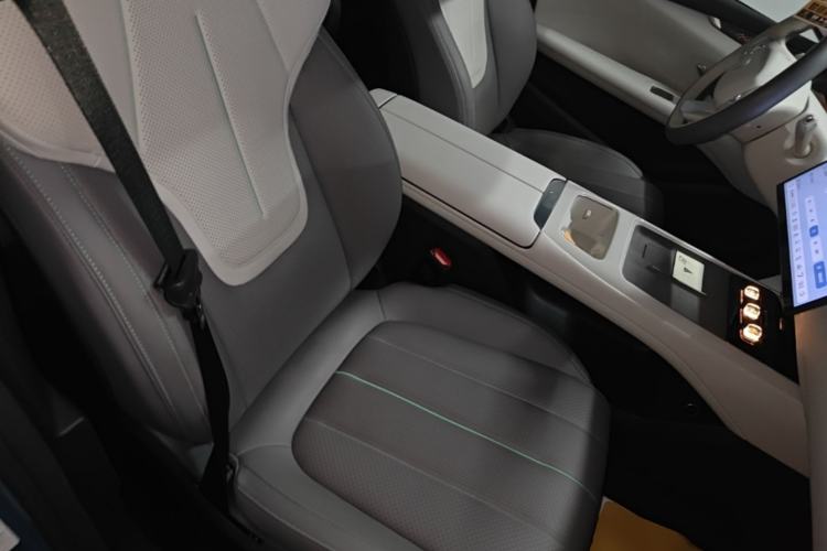Used Deepal L07 2024 230Max Qiankun Intelligent Driving ADS SE Range-Extended Version Right Front Seat