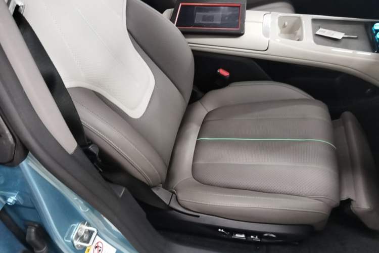 Used Deepal L07 2024 230Max Qiankun Intelligent Driving ADS SE Range-Extended Version Right Front Seat