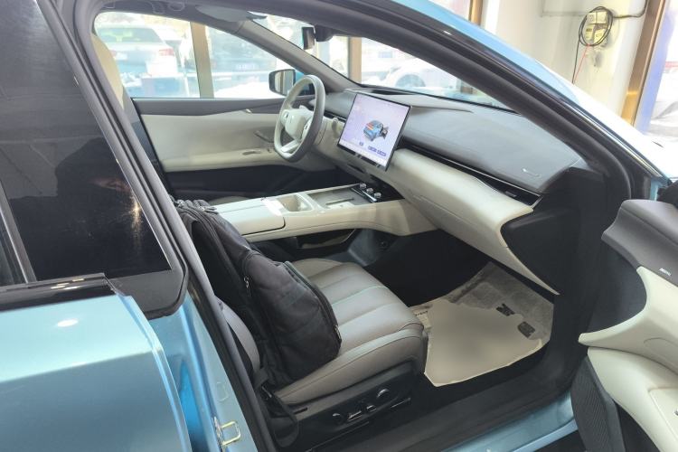 Used Deepal L07 2024 230Max Qiankun Intelligent Driving ADS SE Range-Extended Version Right Front Seat