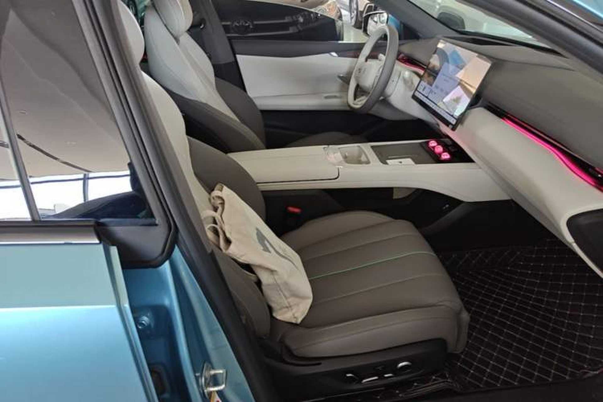 Used Deepal L07 2024 230Max Qiankun Intelligent Driving ADS SE Range-Extended Version Right Front Seat