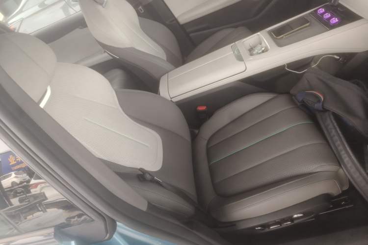 Used Deepal L07 2024 230Max Qiankun Intelligent Driving ADS SE Range-Extended Version Right Front Seat