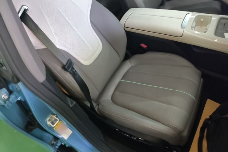 Used Deepal L07 2024 230Max Range-Extended Version Right Front Seat