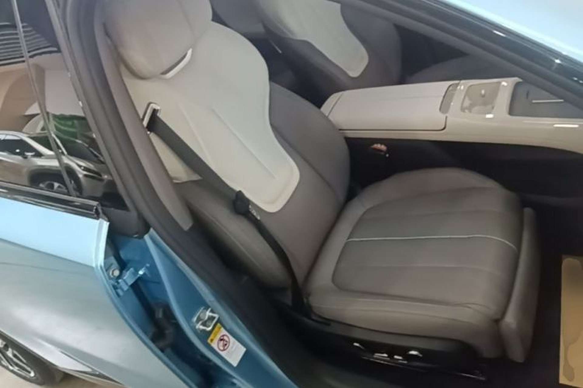 Used Deepal L07 2024 230Max Range-Extended Version Right Front Seat