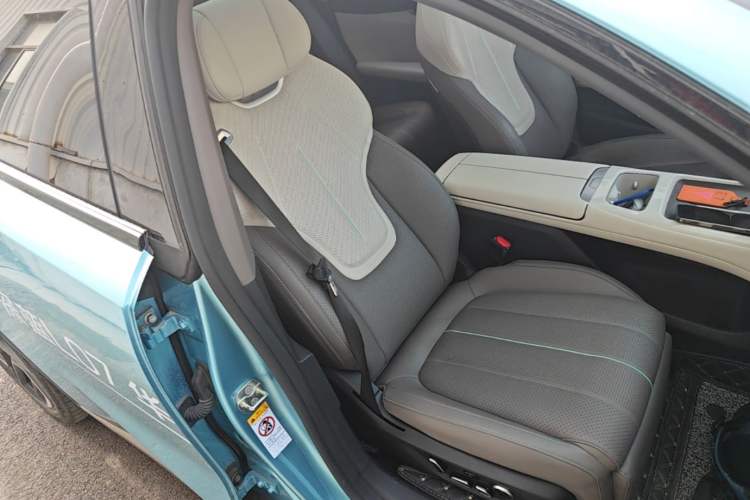 Used Deepal L07 2024 530 Max Qiankun Intelligent Driving ADS SE Pure Electric Version Right Front Seat