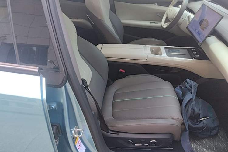 Used Deepal L07 2024 230Max Qiankun Intelligent Driving ADS SE Range-Extended Version Right Front Seat
