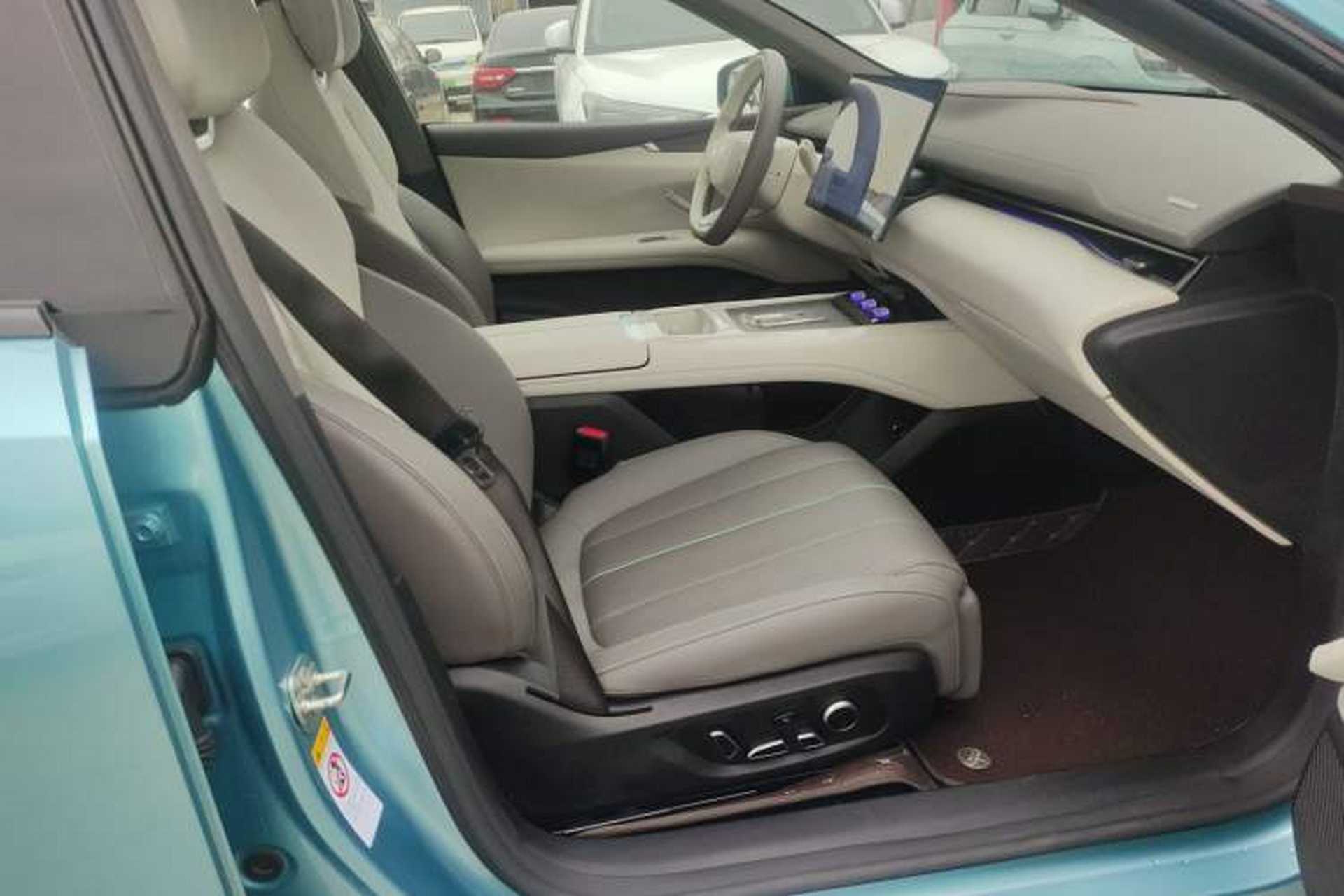 Used Deepal L07 2024 230Max Qiankun Intelligent Driving ADS SE Range-Extended Version Right Front Seat