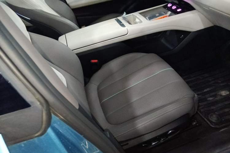 Used Deepal L07 2024 230Max Qiankun Intelligent Driving ADS SE Range-Extended Version Right Front Seat