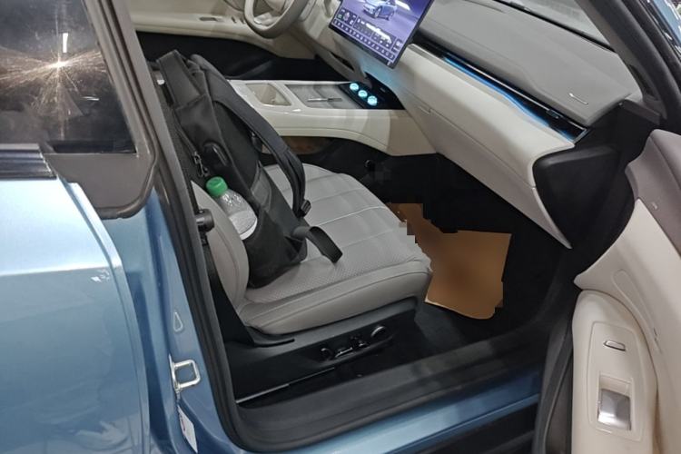 Used Deepal L07 2024 230Max Qiankun Intelligent Driving ADS SE Range-Extended Version Right Front Seat