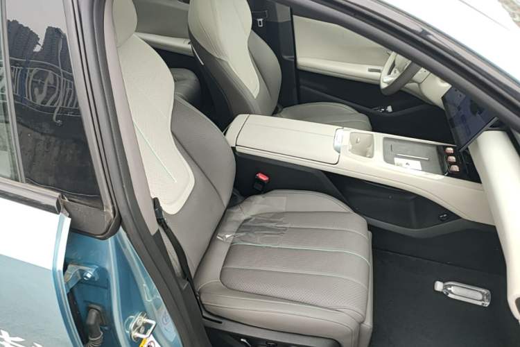 Used Deepal L07 2024 230Max Qiankun Intelligent Driving ADS SE Range-Extended Version Right Front Seat